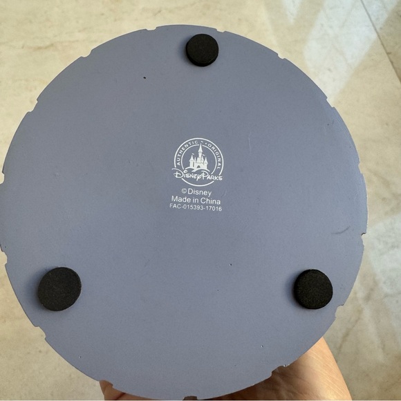 Disney Epcot Mini Mouse figurine World Showcasese - Picture 4 of 6